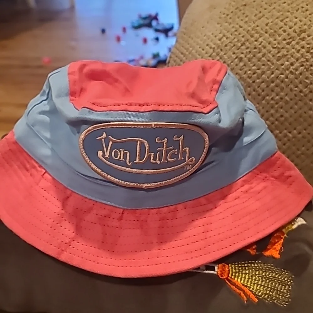 ❤️10/$13 Nwot von Dutch youth bucket hat
